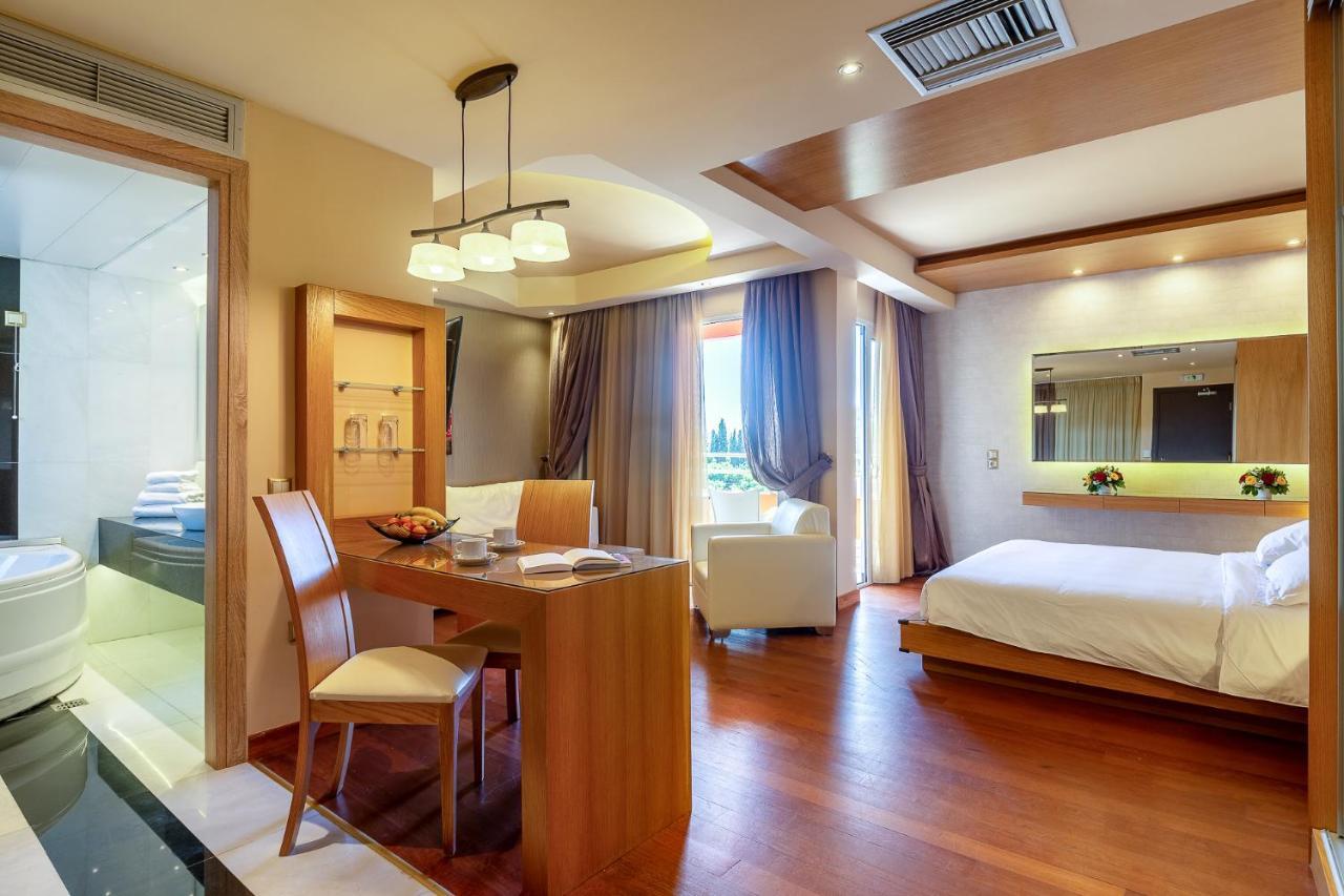 Oasis Hotel Apartments Atene Esterno foto