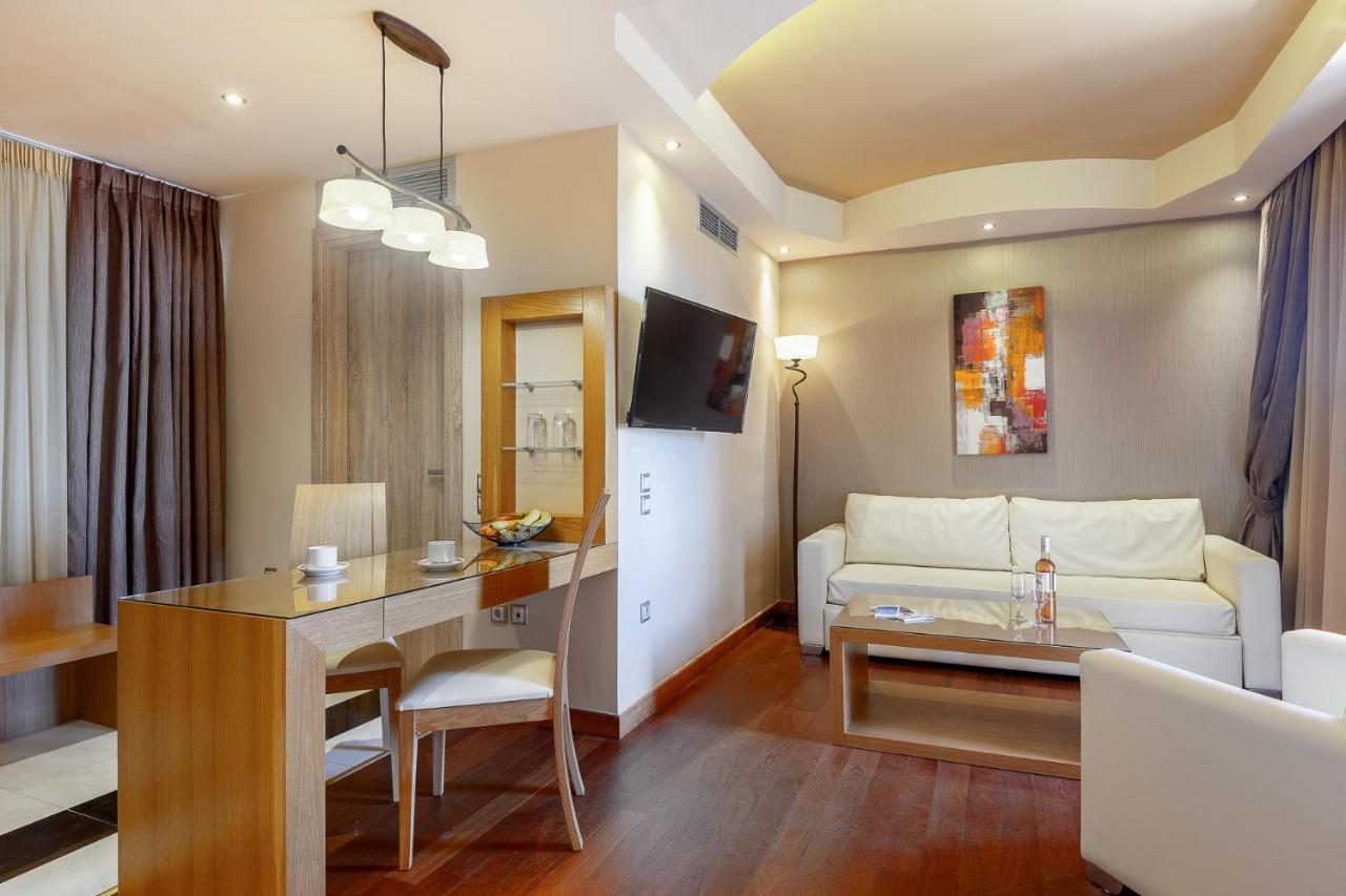 Oasis Hotel Apartments Atene Esterno foto