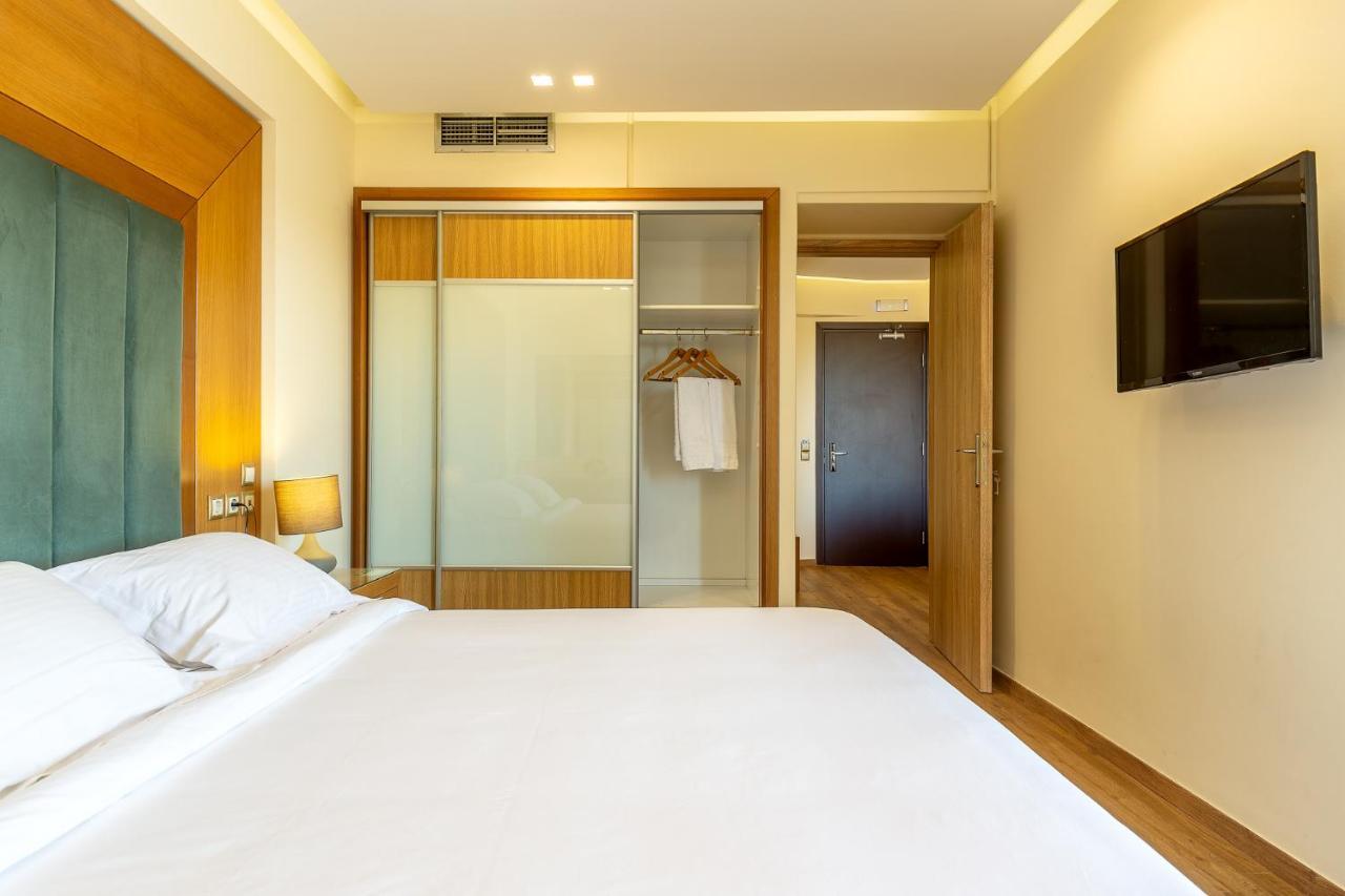 Oasis Hotel Apartments Atene Esterno foto
