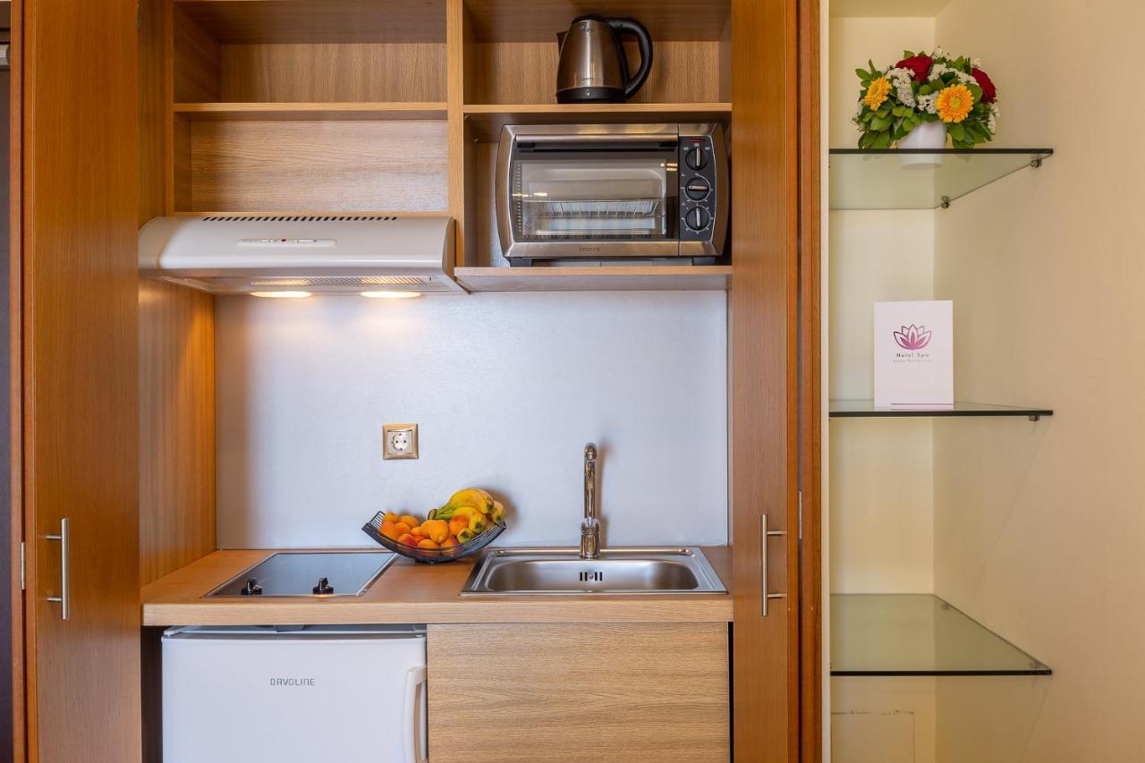 Oasis Hotel Apartments Atene Esterno foto