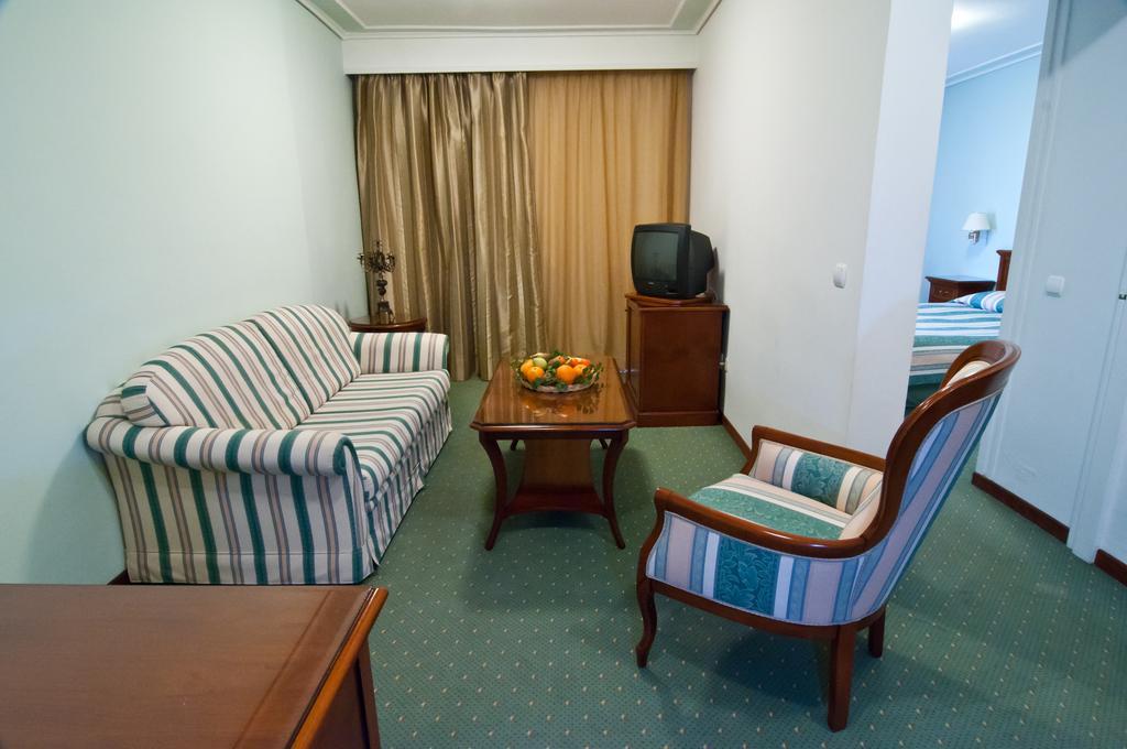 Oasis Hotel Apartments Atene Esterno foto