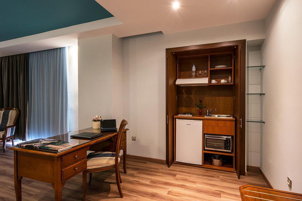 Oasis Hotel Apartments Atene Esterno foto