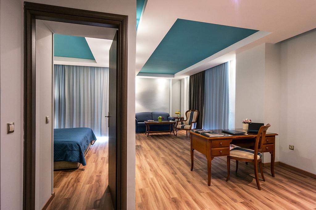 Oasis Hotel Apartments Atene Esterno foto