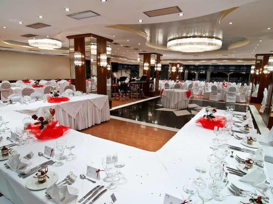 Oasis Hotel Apartments Atene Esterno foto