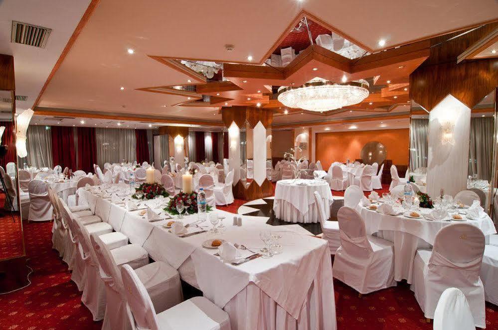Oasis Hotel Apartments Atene Esterno foto